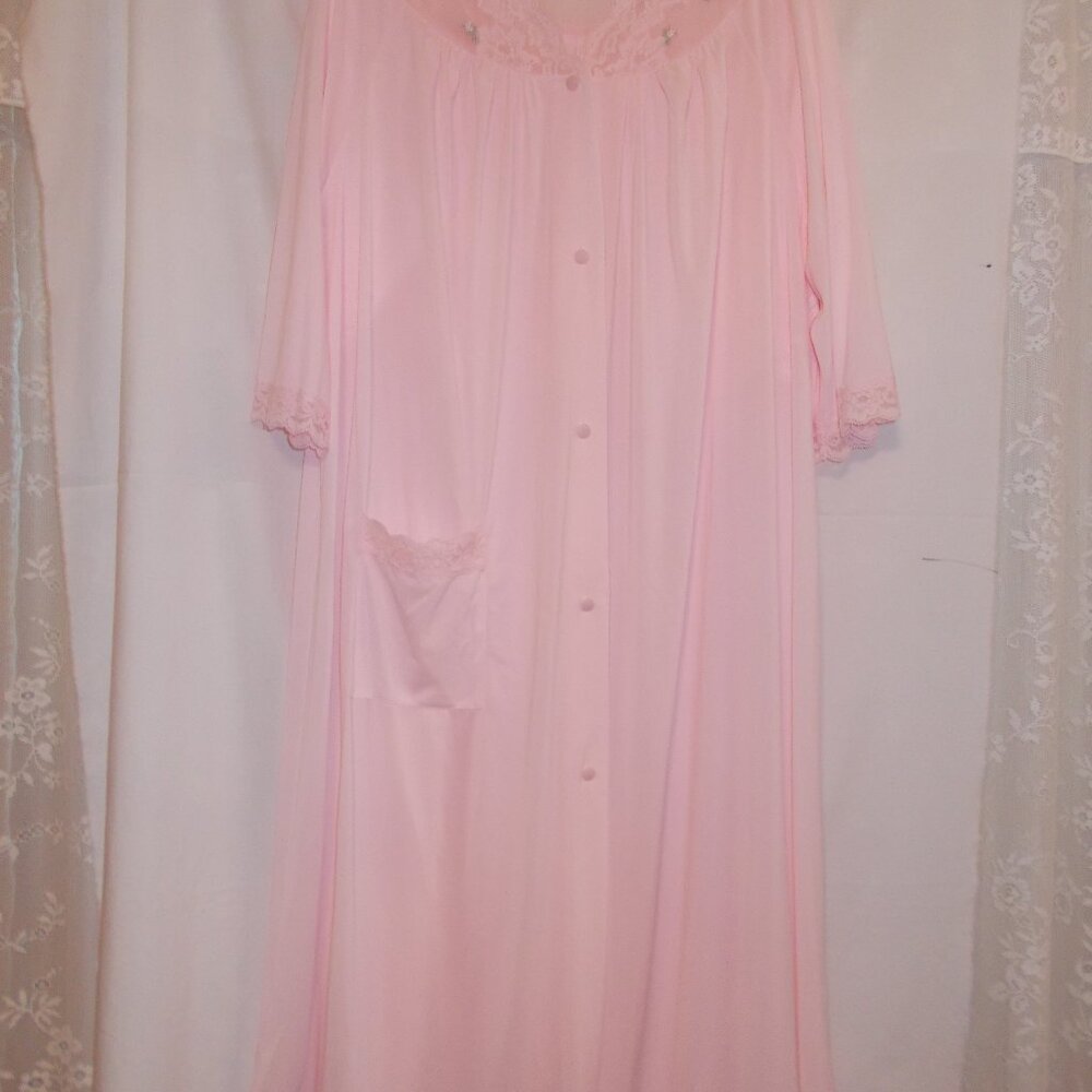 Women's Shadowline two piece pink robe and gown set, size Medium